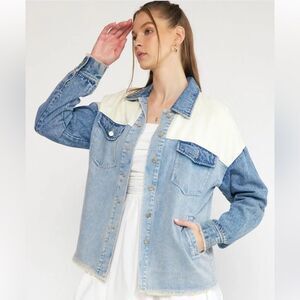 Boutique Women’s S Patch Together Denim‎ Trucker Jacket Blue Acid Wash Oversized